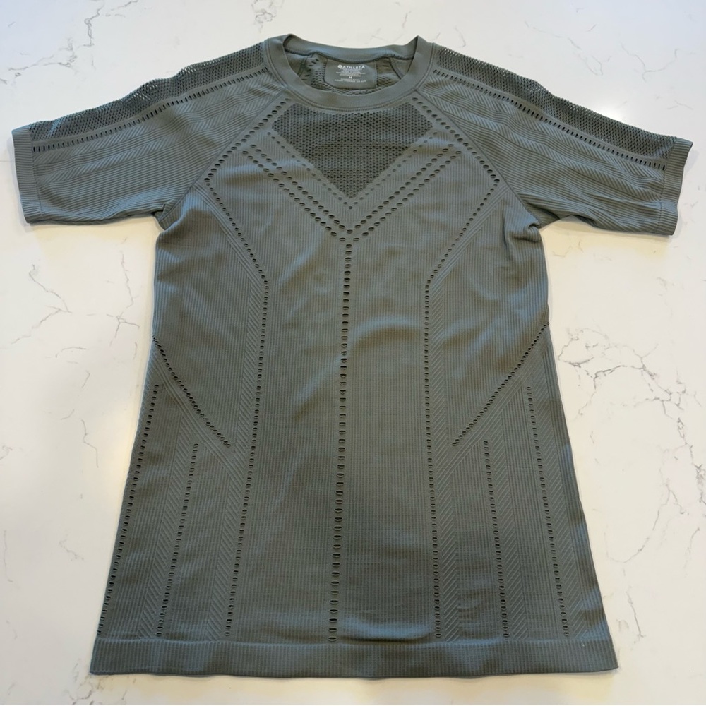 Athleta Womens Green Short Sleeve Compression T-Shirt Vented Mesh Oxygen Sz M - Picture 13 of 16
